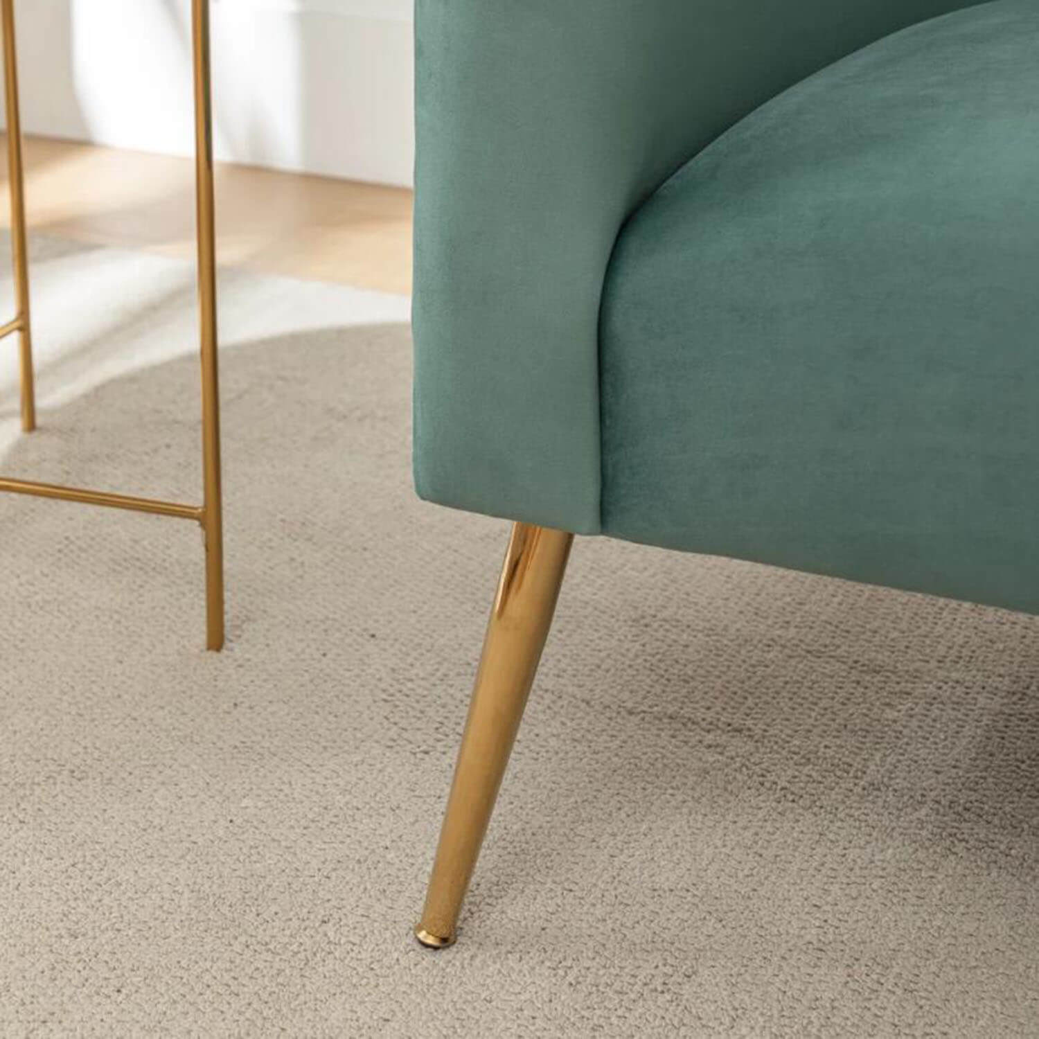 SEYNAR Mid-Century Modern Velvet Barrel Accent Chair, Round Upholstered Living Room Chair with Gold Finish Metal Base(Single/Set of 2)
